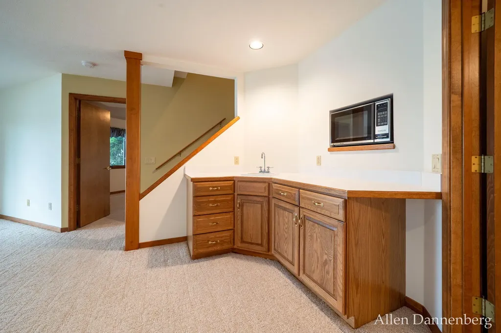 1946 Lakeview Drive Zeeland Charter Township MI 49464