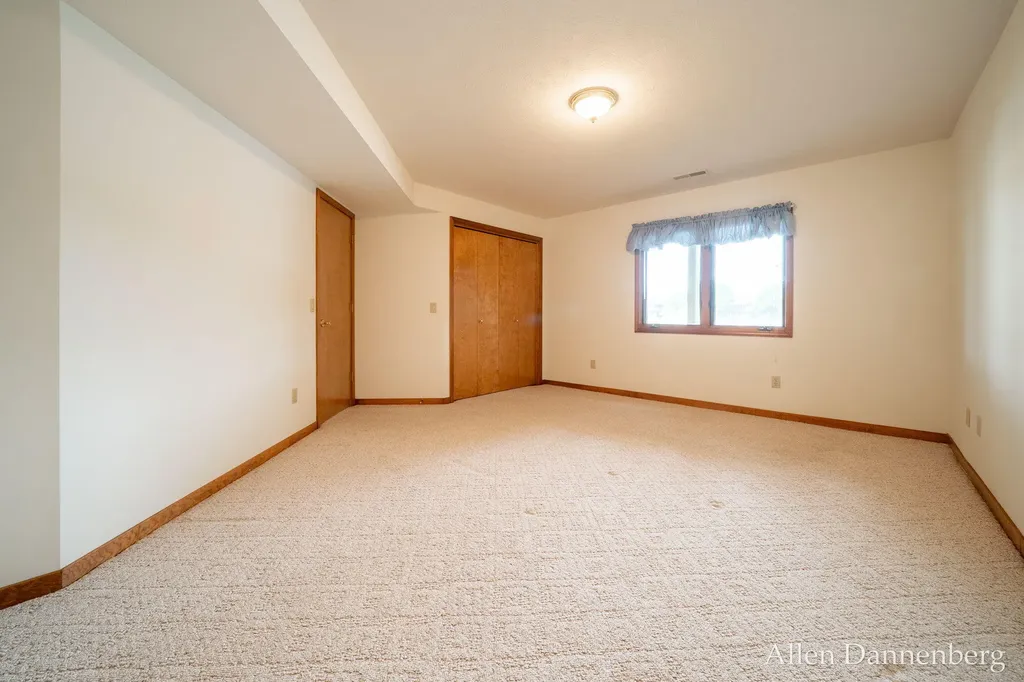 1946 Lakeview Drive Zeeland Charter Township MI 49464