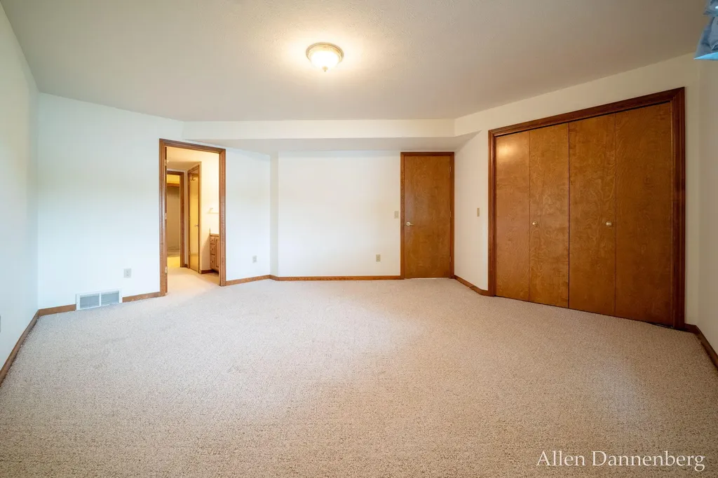 1946 Lakeview Drive Zeeland Charter Township MI 49464