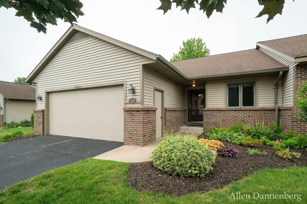 1946 Lakeview Drive Zeeland Charter Township MI 49464