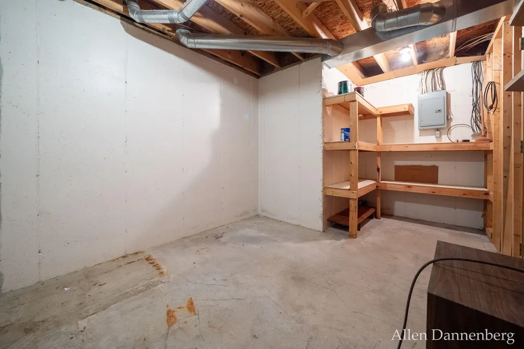 1946 Lakeview Drive Zeeland Charter Township MI 49464