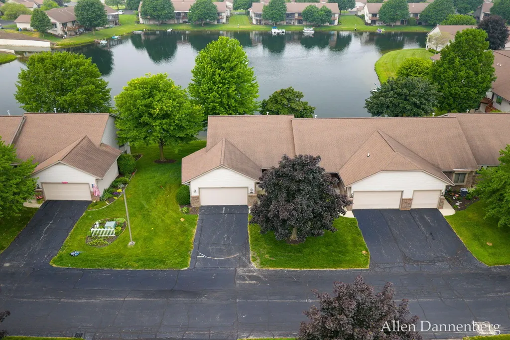 1946 Lakeview Drive Zeeland Charter Township MI 49464