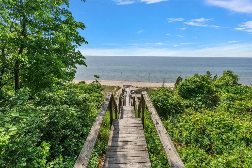 368 S Lakeshore Drive Park Township MI 49424