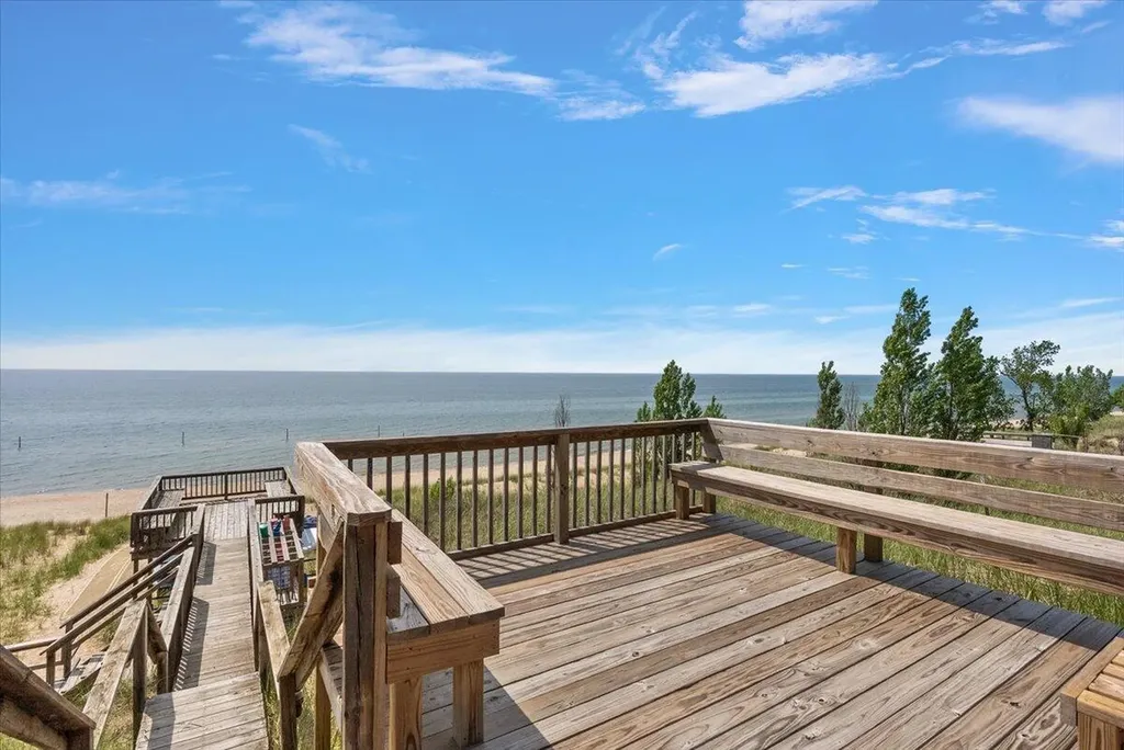 368 S Lakeshore Drive Park Township MI 49424