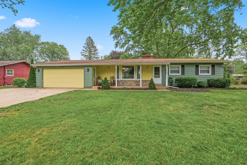 325 N 145th Avenue Park Township MI 49424