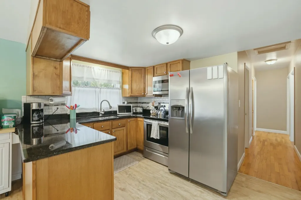 325 N 145th Avenue Park Township MI 49424