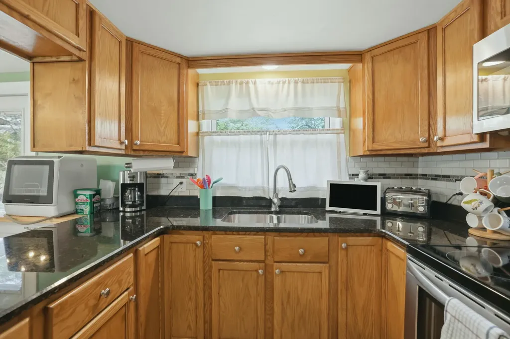 325 N 145th Avenue Park Township MI 49424