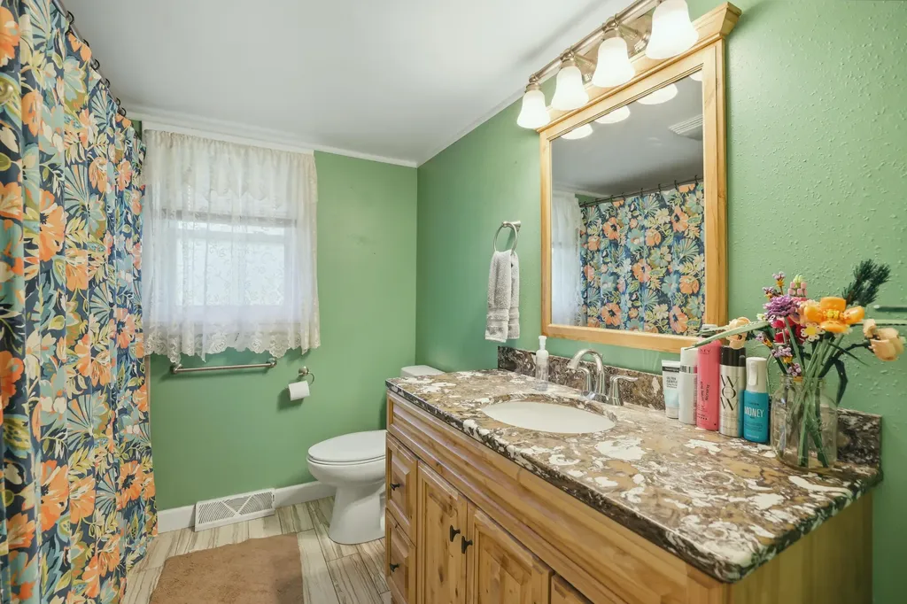 325 N 145th Avenue Park Township MI 49424