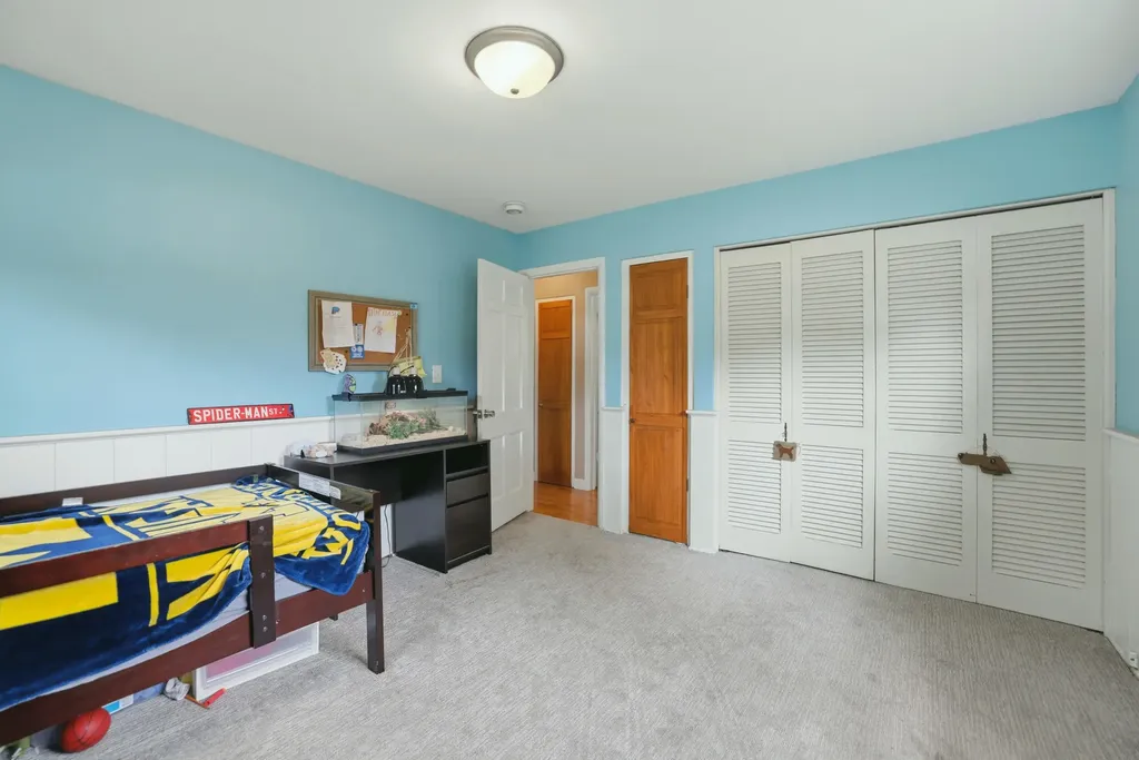 325 N 145th Avenue Park Township MI 49424