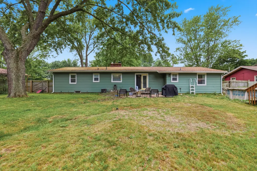 325 N 145th Avenue Park Township MI 49424