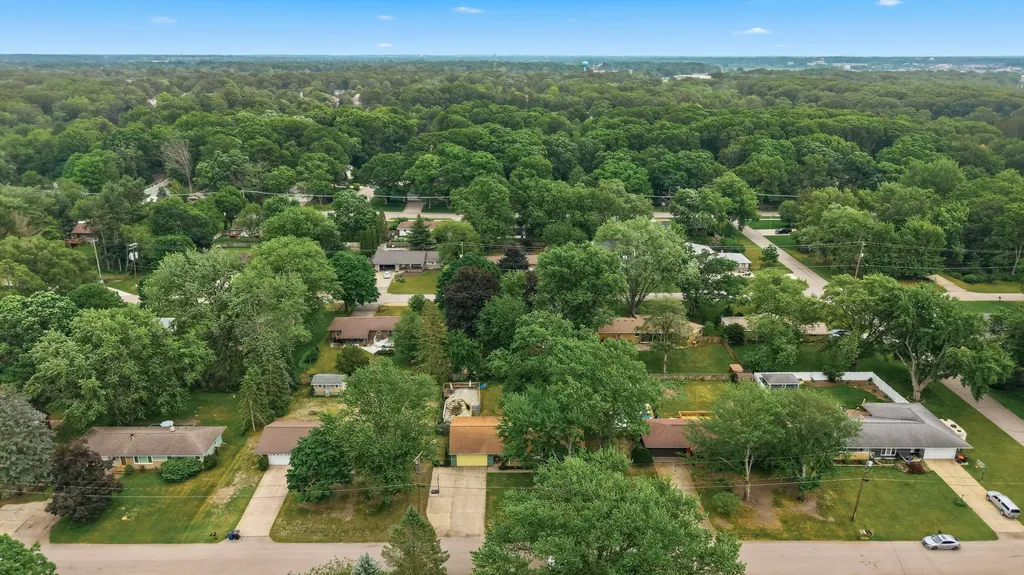 325 N 145th Avenue Park Township MI 49424
