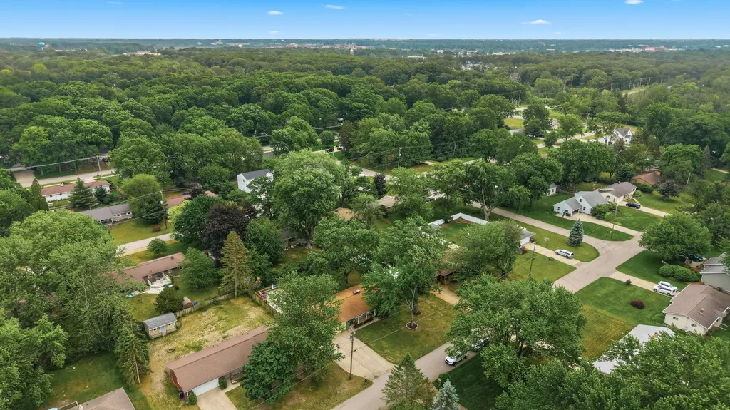 325 N 145th Avenue Park Township MI 49424