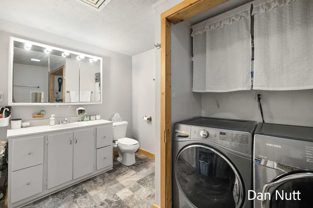 107 N Densmore Street Muskegon Charter Township MI 49442