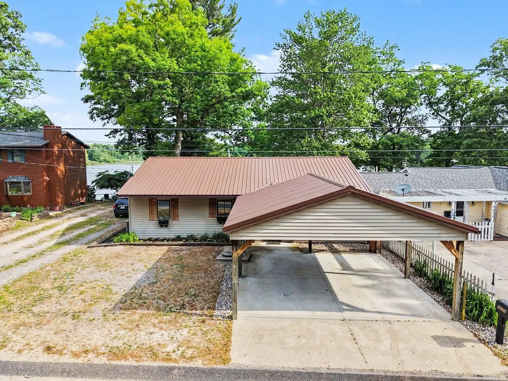 4002 Wilson Beach Road Cedar Creek Township MI 49457
