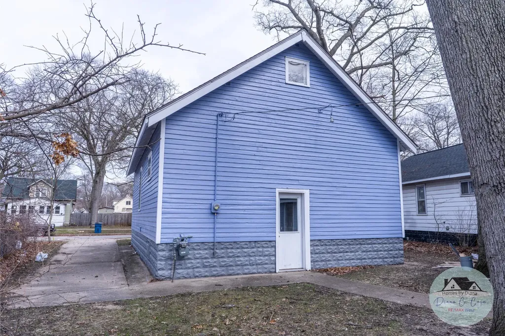 71 Crescent Avenue Muskegon Heights City MI 49444