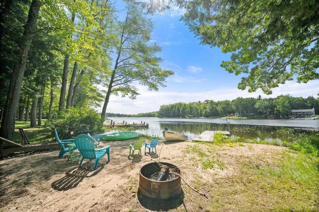 20308 Lakeview Drive Burdell Township MI 49688