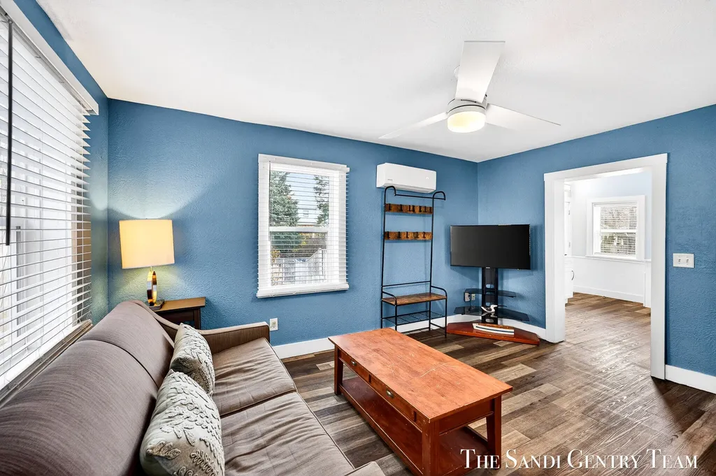 209 Clinton Avenue Grand Haven City MI 49417