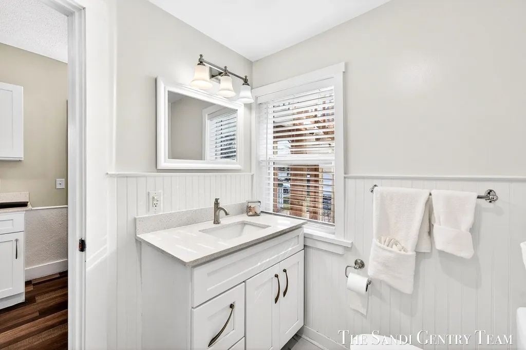 209 Clinton Avenue Grand Haven City MI 49417
