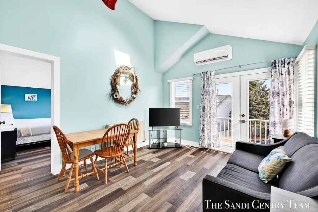 209 Clinton Avenue Grand Haven City MI 49417