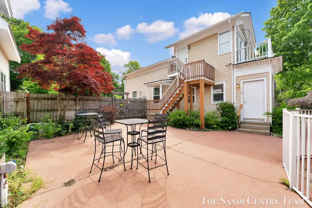 209 Clinton Avenue Grand Haven City MI 49417