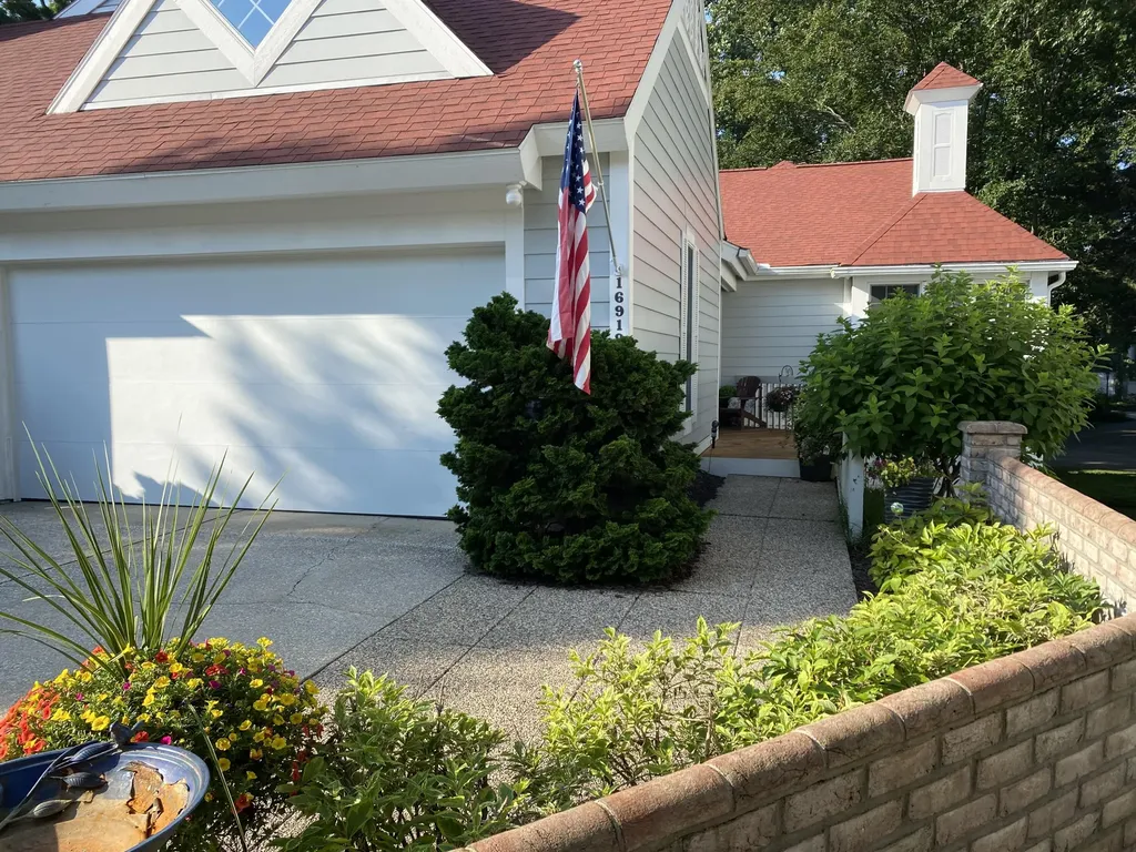 16919 Landing Lane Ferrysburg City MI 49456