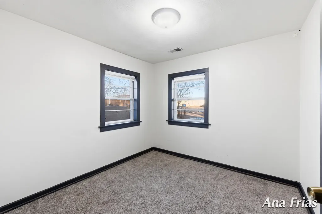 3755 Jefferson Avenue SE Wyoming City MI 49548