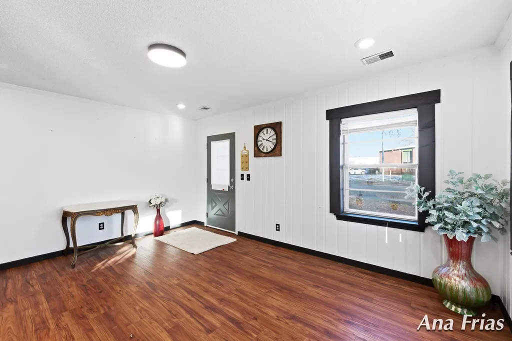 3755 Jefferson Avenue SE Wyoming City MI 49548