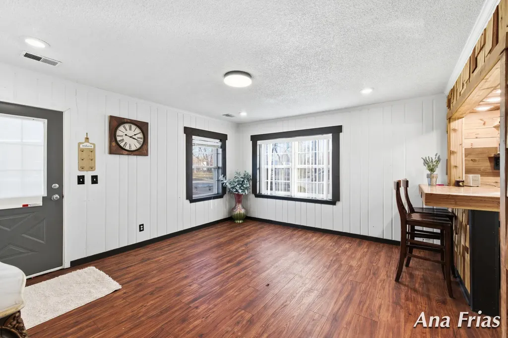 3755 Jefferson Avenue SE Wyoming City MI 49548