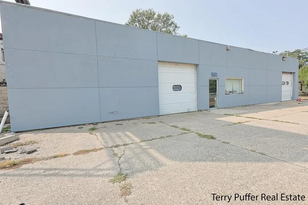 981 S Getty Street Muskegon City MI 49442