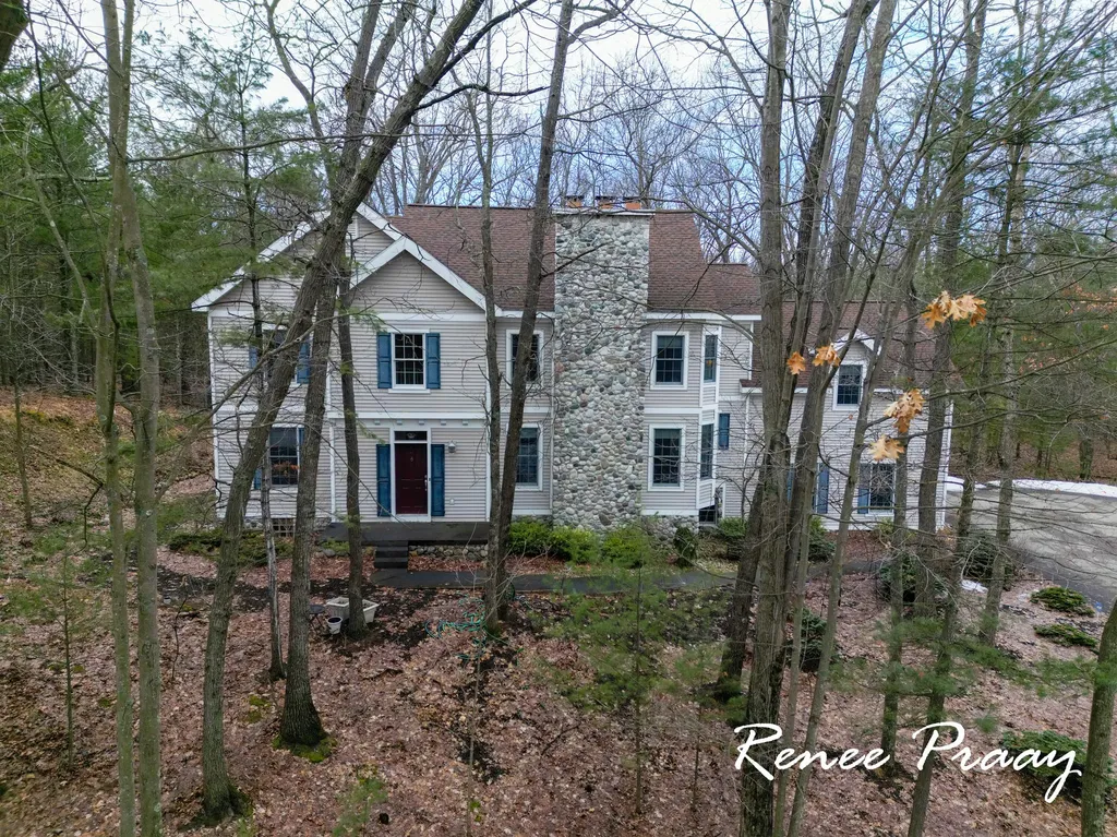 5439 Shawnee Road Pentwater Township MI 49449