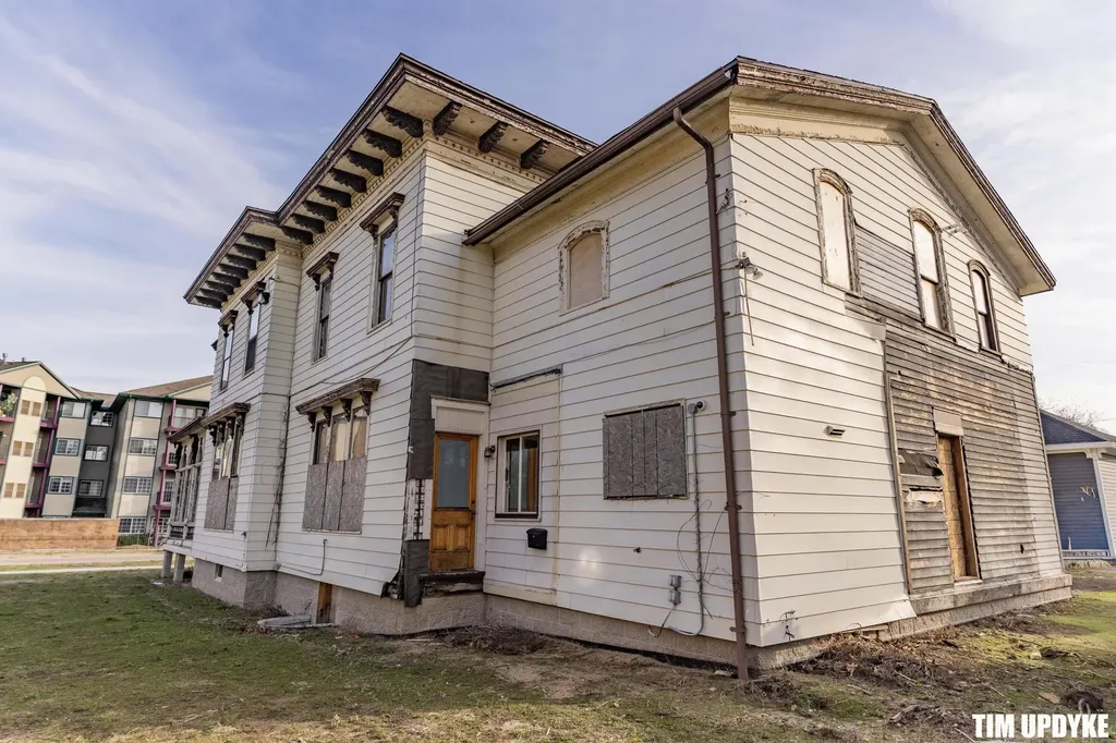 382 W Muskegon Avenue Muskegon City MI 49440
