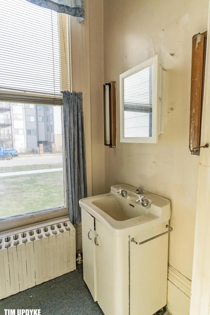 382 W Muskegon Avenue Muskegon City MI 49440