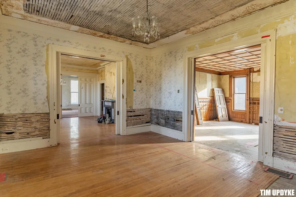 382 W Muskegon Avenue Muskegon City MI 49440