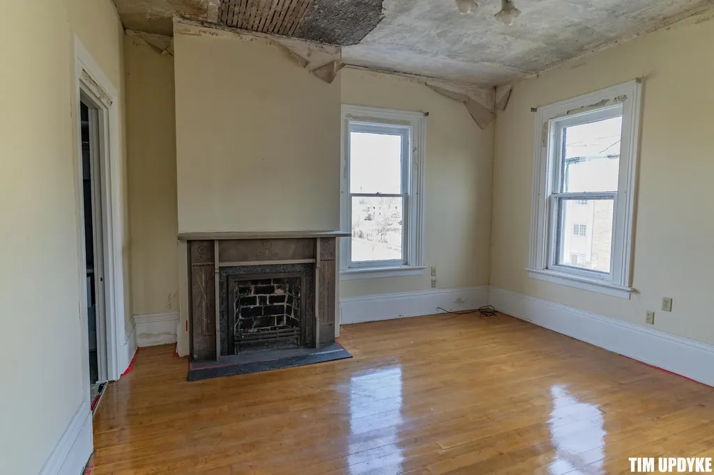 382 W Muskegon Avenue Muskegon City MI 49440