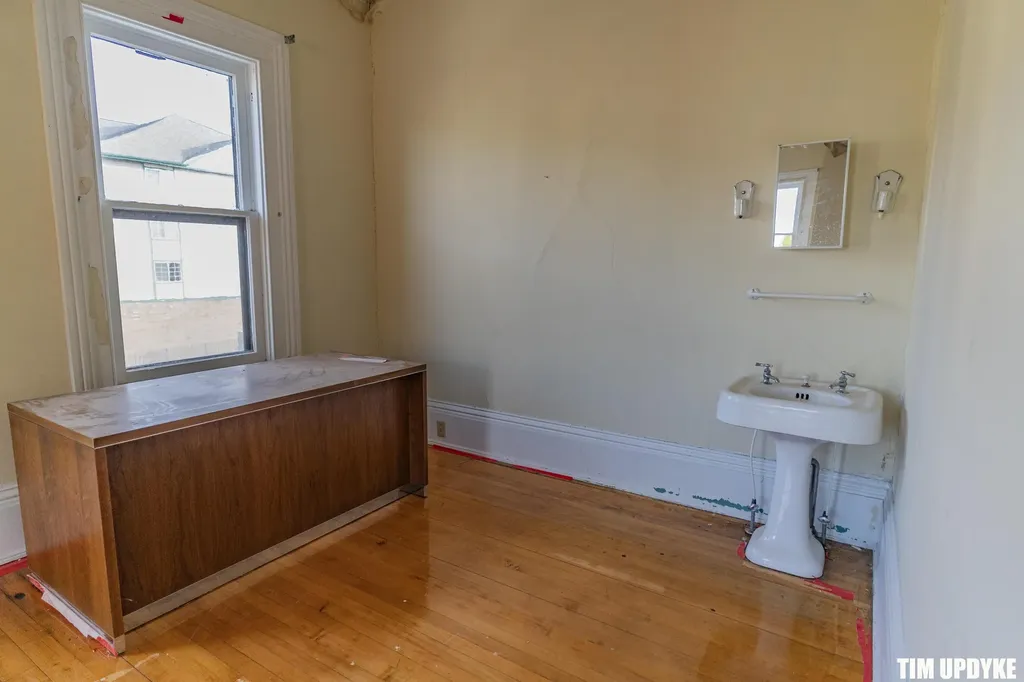 382 W Muskegon Avenue Muskegon City MI 49440