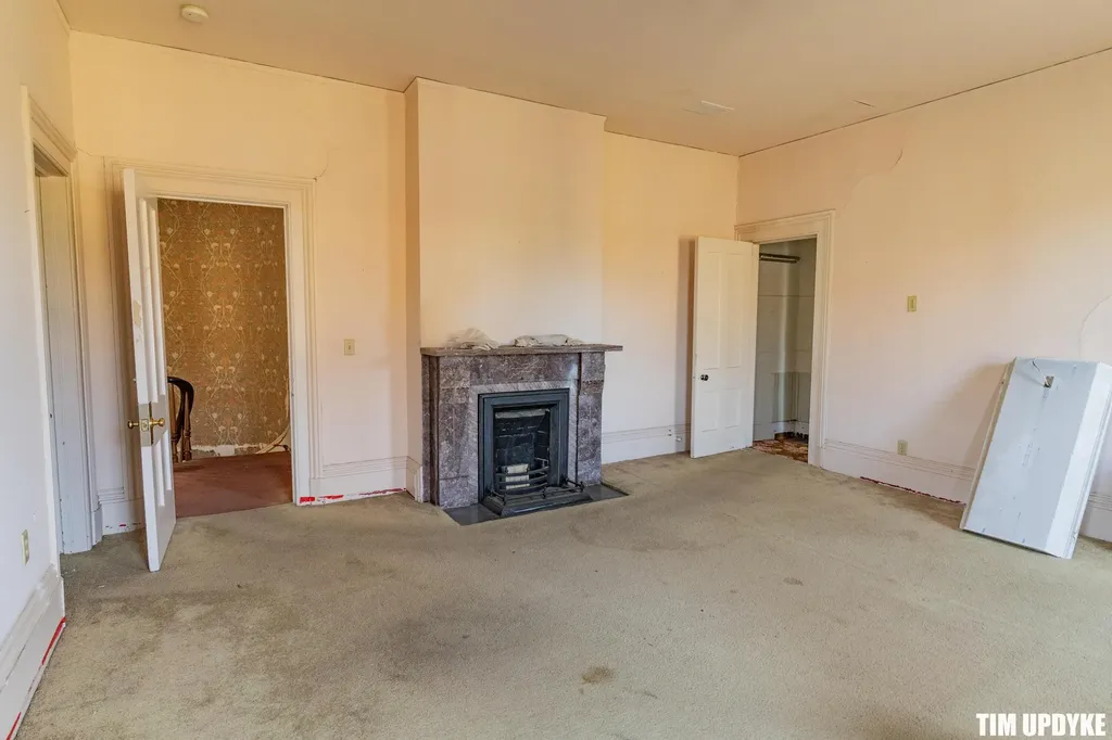 382 W Muskegon Avenue Muskegon City MI 49440