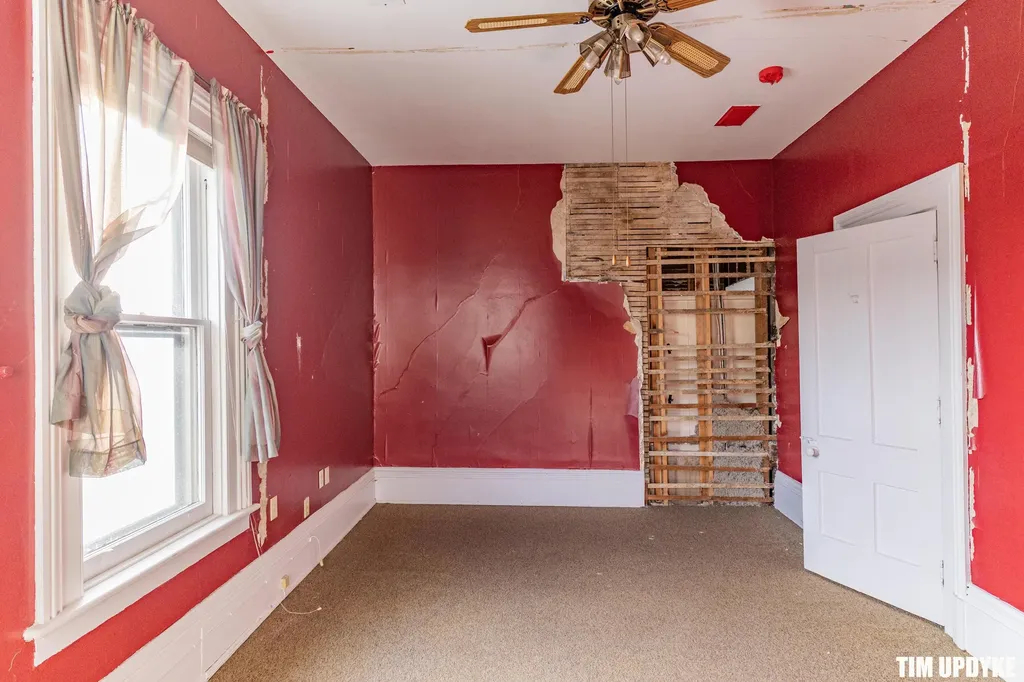 382 W Muskegon Avenue Muskegon City MI 49440
