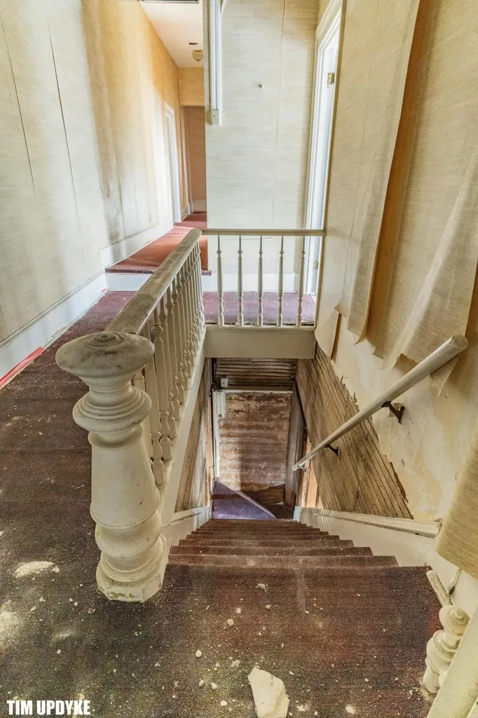 382 W Muskegon Avenue Muskegon City MI 49440