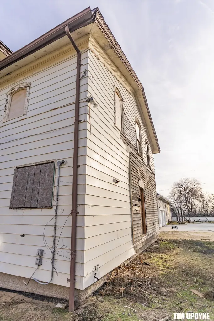 382 W Muskegon Avenue Muskegon City MI 49440