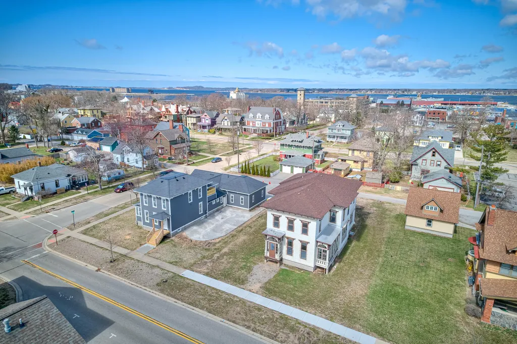 382 W Muskegon Avenue Muskegon City MI 49440
