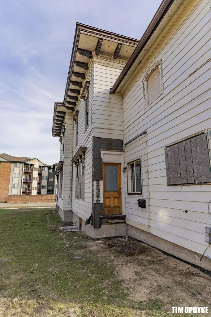 382 W Muskegon Avenue Muskegon City MI 49440
