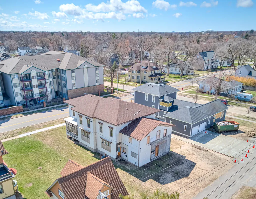 382 W Muskegon Avenue Muskegon City MI 49440