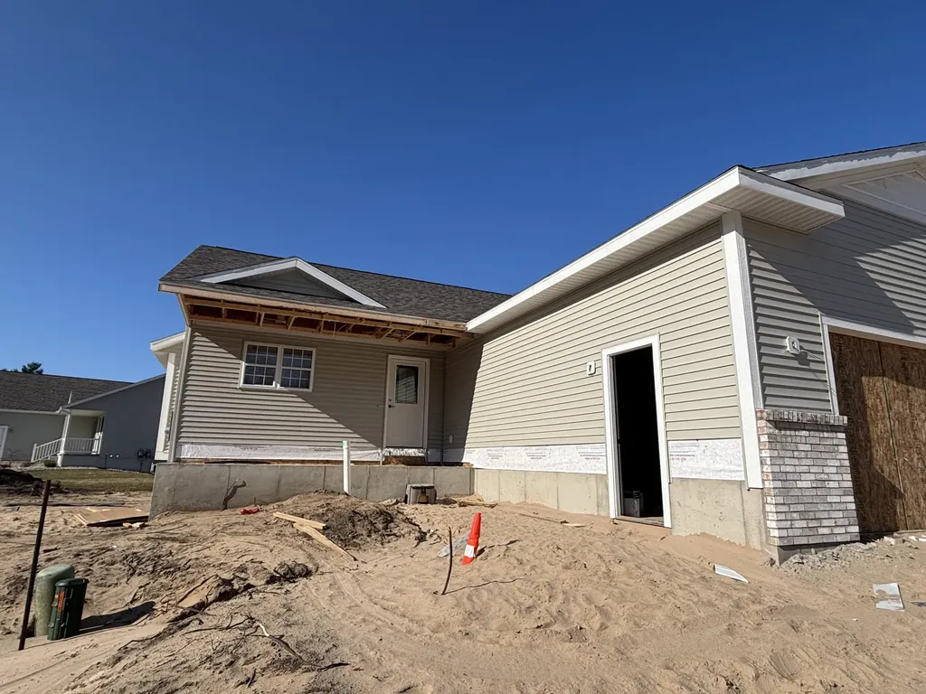 1517 E Addison Way Laketon Township MI 49445