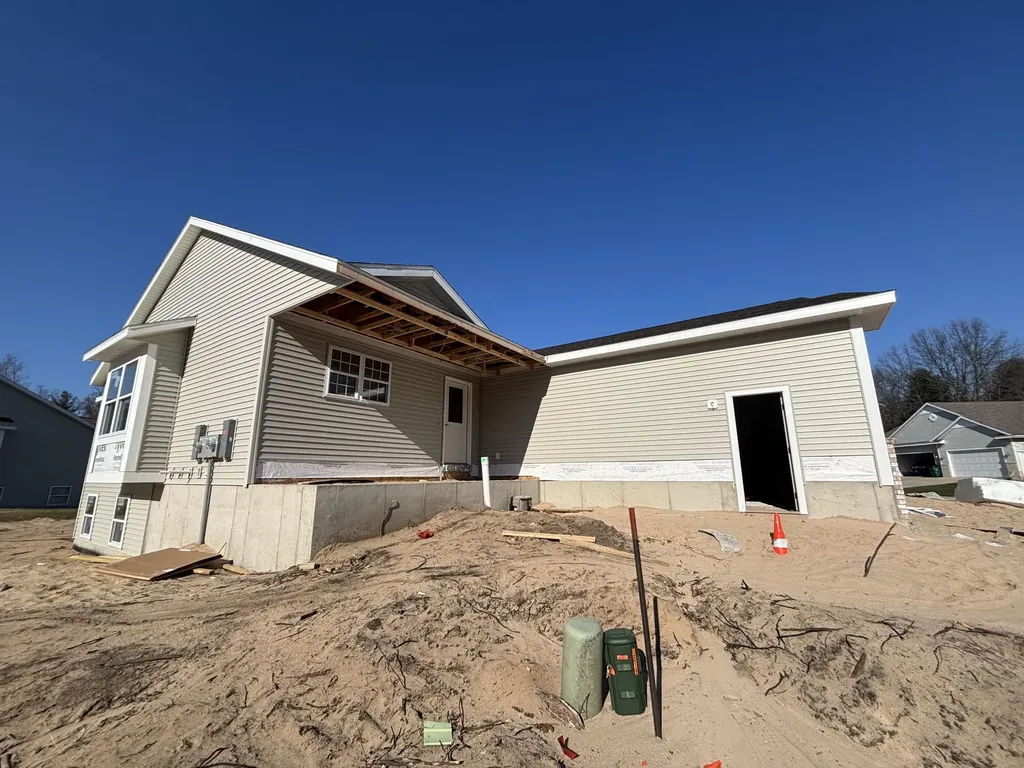 1517 E Addison Way Laketon Township MI 49445