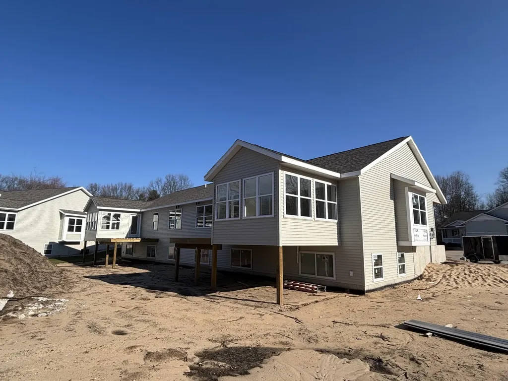 1517 E Addison Way Laketon Township MI 49445