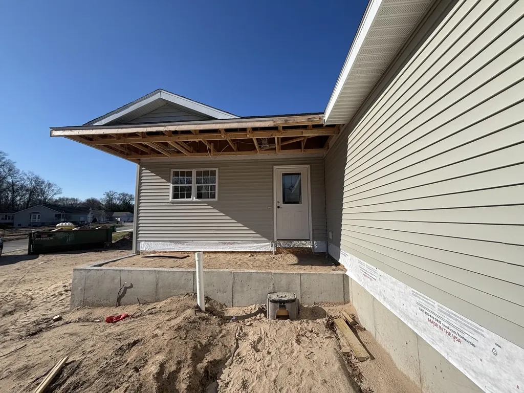 1517 E Addison Way Laketon Township MI 49445