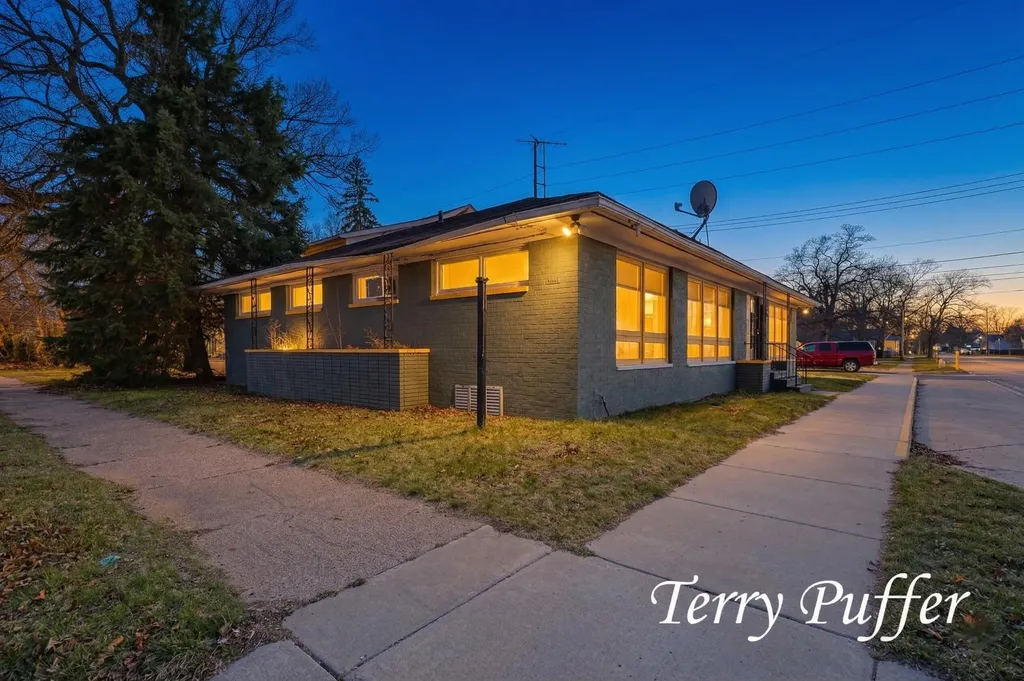 2101 Peck Street Muskegon Heights City MI 49444