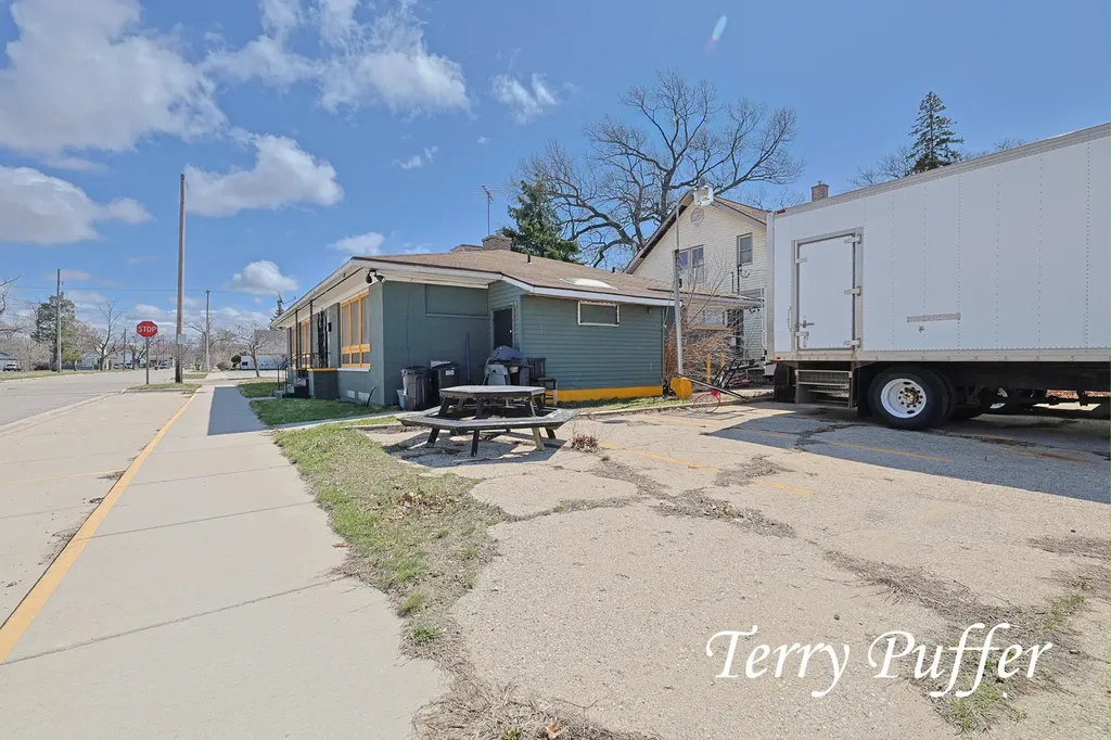 2101 Peck Street Muskegon Heights City MI 49444