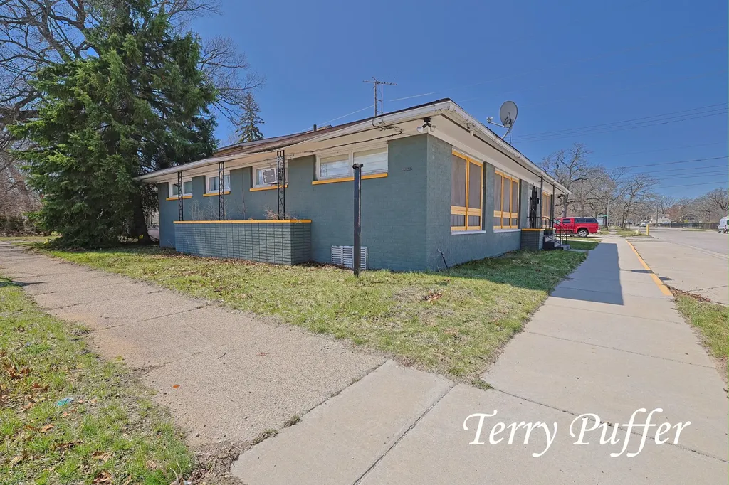 2101 Peck Street Muskegon Heights City MI 49444
