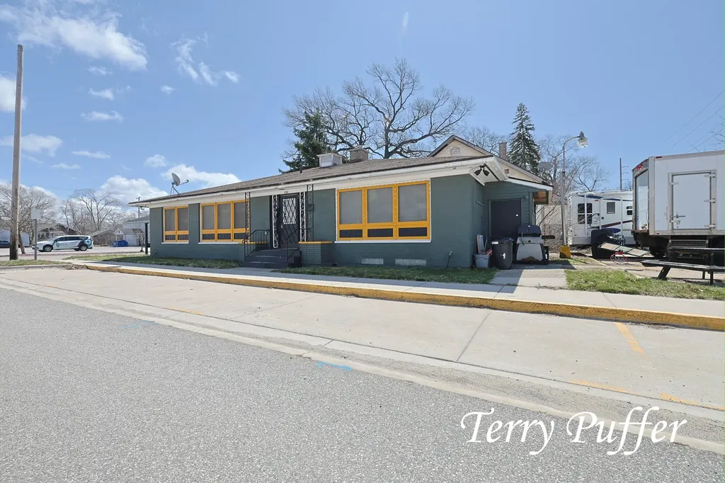 2101 Peck Street Muskegon Heights City MI 49444